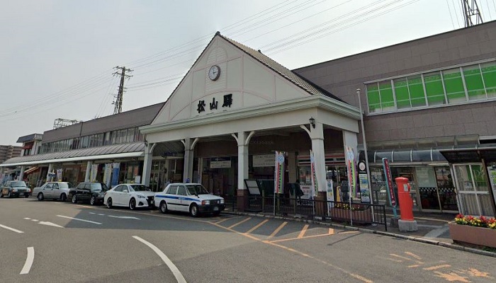 松山駅東口広場