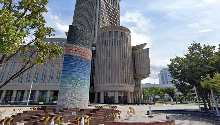 山形県産業科学館前