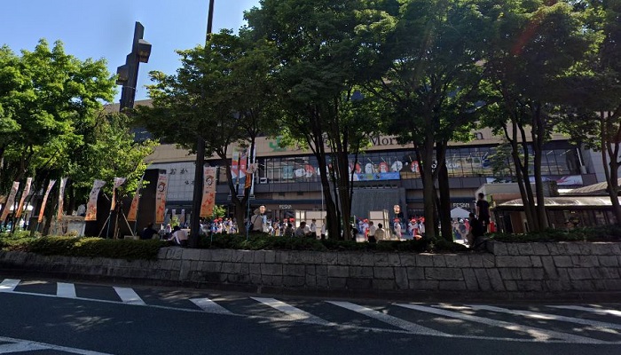 盛岡駅前滝の広場