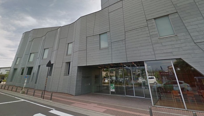 由利本荘市文化交流館カダーレ