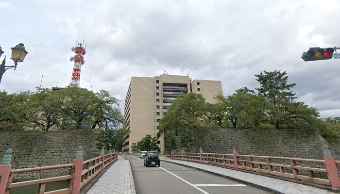 福井県庁前