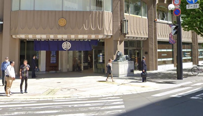 札幌三越ライオン像前